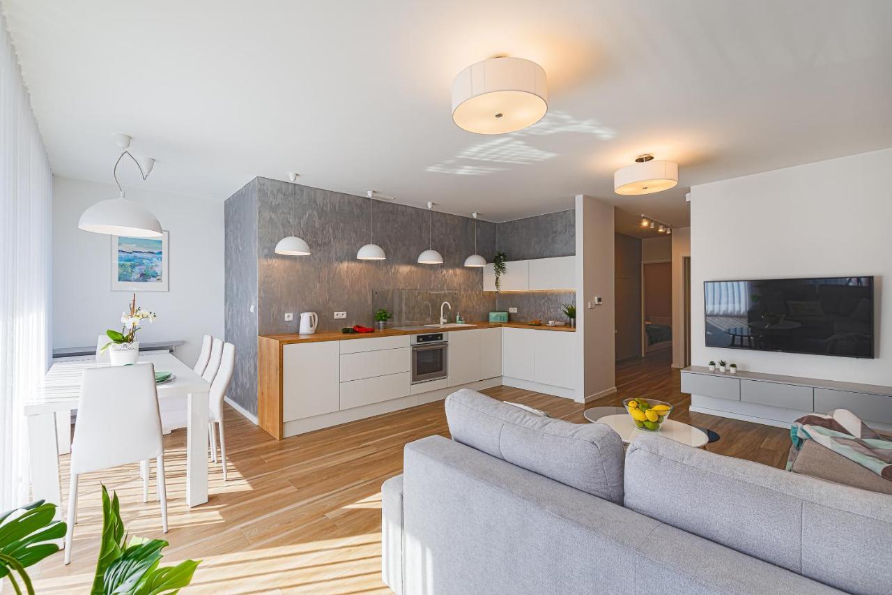 Bialy Apartament ชเจอร์ค ภายนอก รูปภาพ