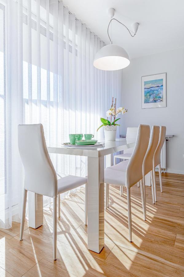 Bialy Apartament ชเจอร์ค ภายนอก รูปภาพ